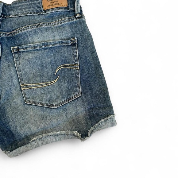 Levi high rise Jean shorts size 8/29 EUC cut off denim - Picture 5 of 8